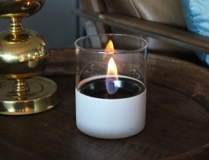 Επιτραπέζια Εστία Φωτιάς Lilly 10 Tenderflame με διάρκεια καύσης 9 - 10 ώρες, χωρητικότητα δεξαμενής 300ml και διαστάσεις 10x11.5cm - White