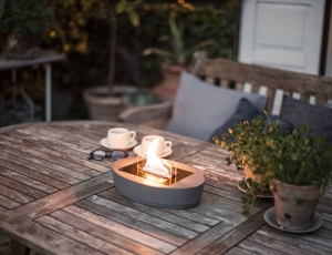 Επιτραπέζια Εστία Φωτιάς Carnation Tenderflame με διάρκεια καύσης 4 - 5 ώρες, χωρητικότητα δεξαμενής 500ml και διαστάσεις 32x22x7cm - Concrete 